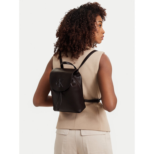Plecak Calvin Klein Bold Ck Flap Mini Backpack LV04F3893G Brązowy ciemny -