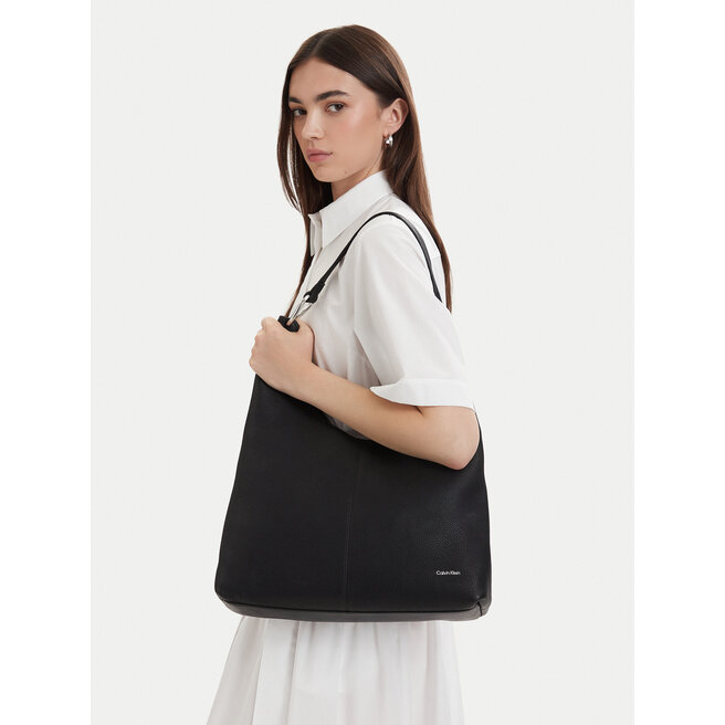 Torebka Calvin Klein Slouchy Leather Md Shoulder Bag LV04F3543G Czarny -