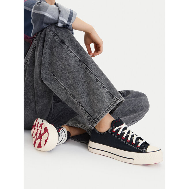 Trampki Converse Chuck Taylor All Star Lift Platform Hearts A19059C Czarny - kobiece