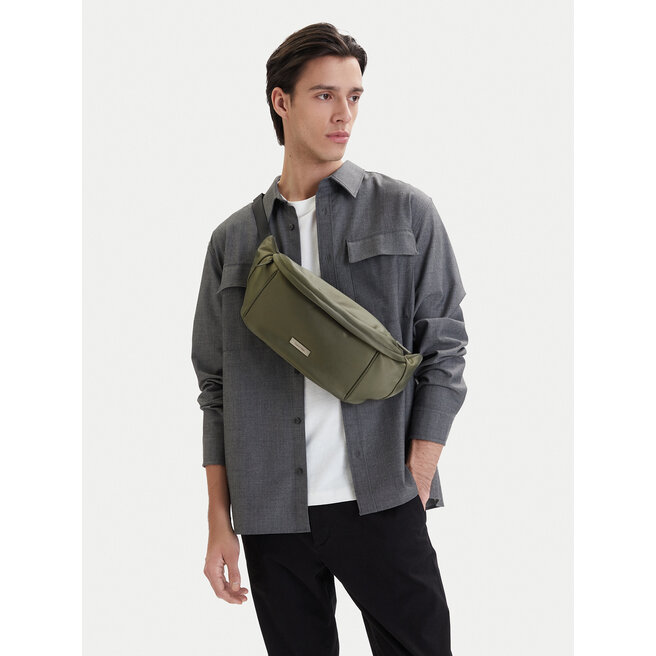 Nerka Calvin Klein Sleek Waistbag Sling LV04D3148G Zielony -