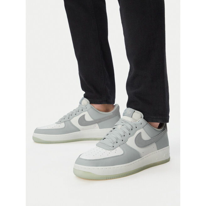 Sneakersy Nike Air Force 1 '07 Lv8 FJ4170 003 Szary - męskie