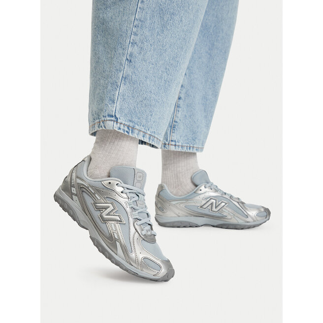 Sneakersy New Balance U204LCMA Srebrny - kobiece