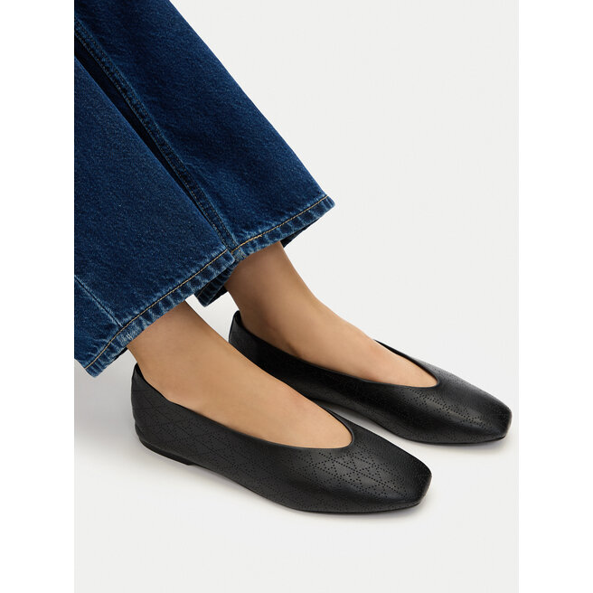 Baleriny Calvin Klein Square Ballerina Aop Lth HW0HW02936 Czarny -