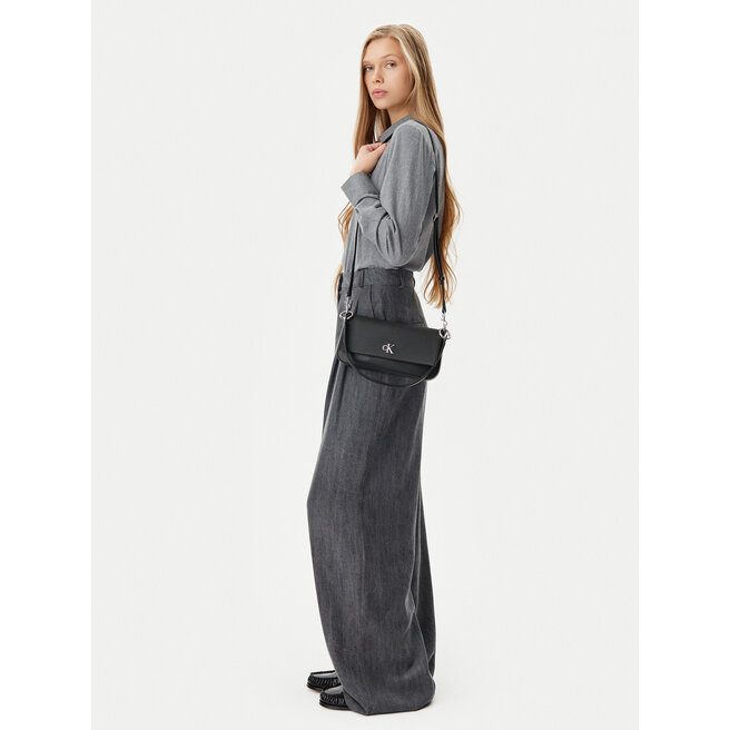 Torebka Calvin Klein Jeans Minimal Monogram Shoulder Pouch LV04K3161G Czarny -