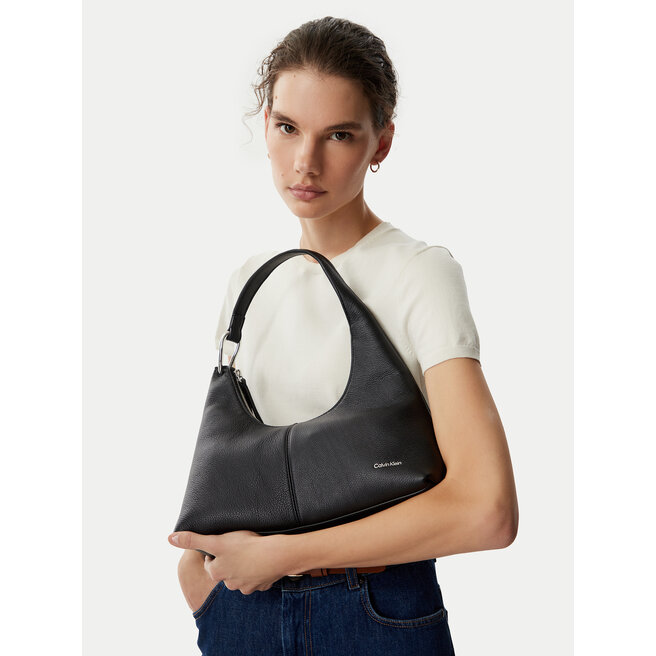 Torebka Calvin Klein Slouchy Leather Shoulder Bag LV04F3657G Czarny -
