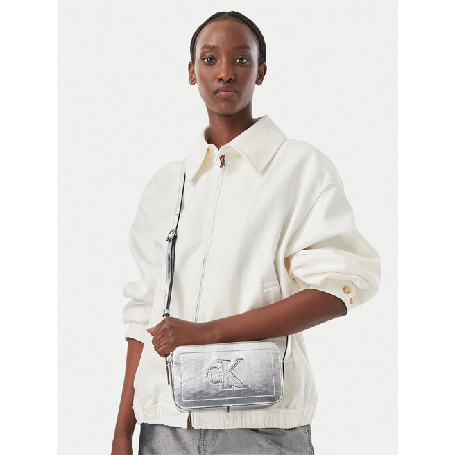 Torebka Calvin Klein Bold Ck Outline Mtl Camera Bag LV04F3896G Srebrny -