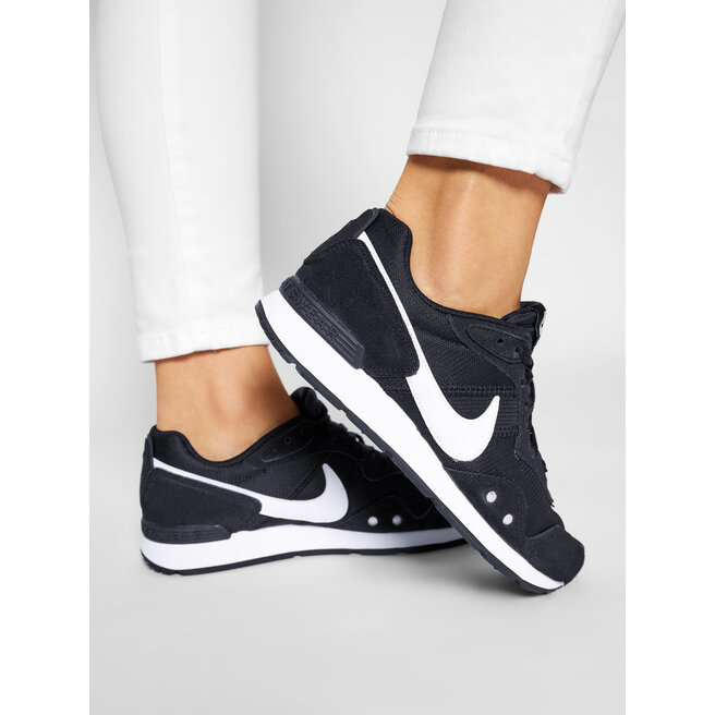 Sneakersy Nike Venture Runner CK2948 001 Czarny - kobiece